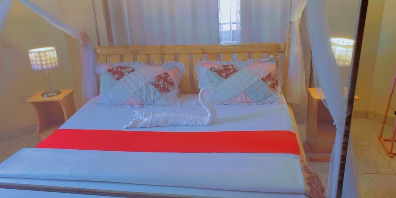 عنتيبي La Feve Beach Bed And Breakfast Hotel المظهر الخارجي الصورة