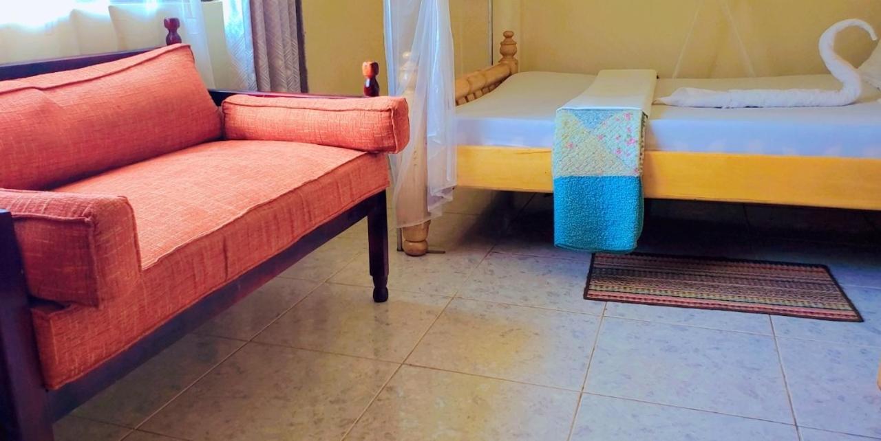 عنتيبي La Feve Beach Bed And Breakfast Hotel المظهر الخارجي الصورة